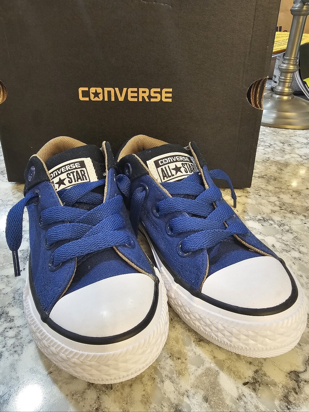 Junior Mid Top Converse, Size 11